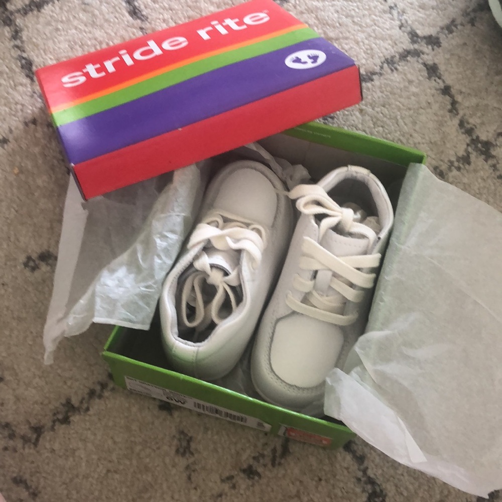 NWT Stride Rite white booties- size 6